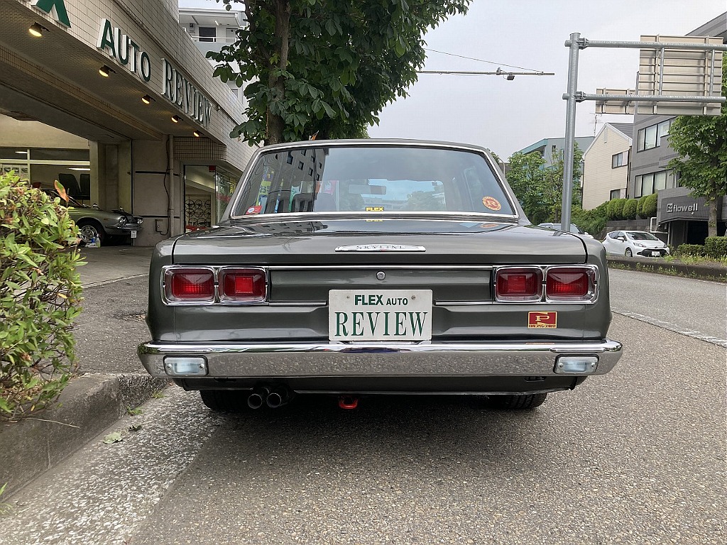 日産 スカイライン4ドア(6枚目)
