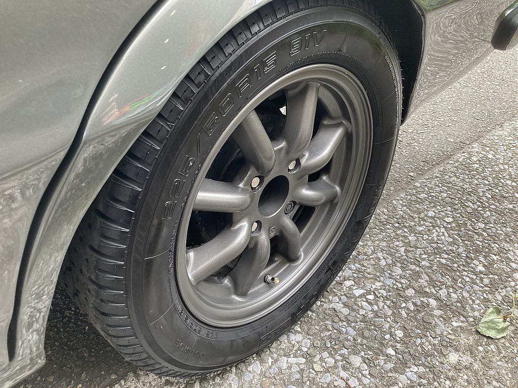 日産 スカイライン4ドア(8枚目)