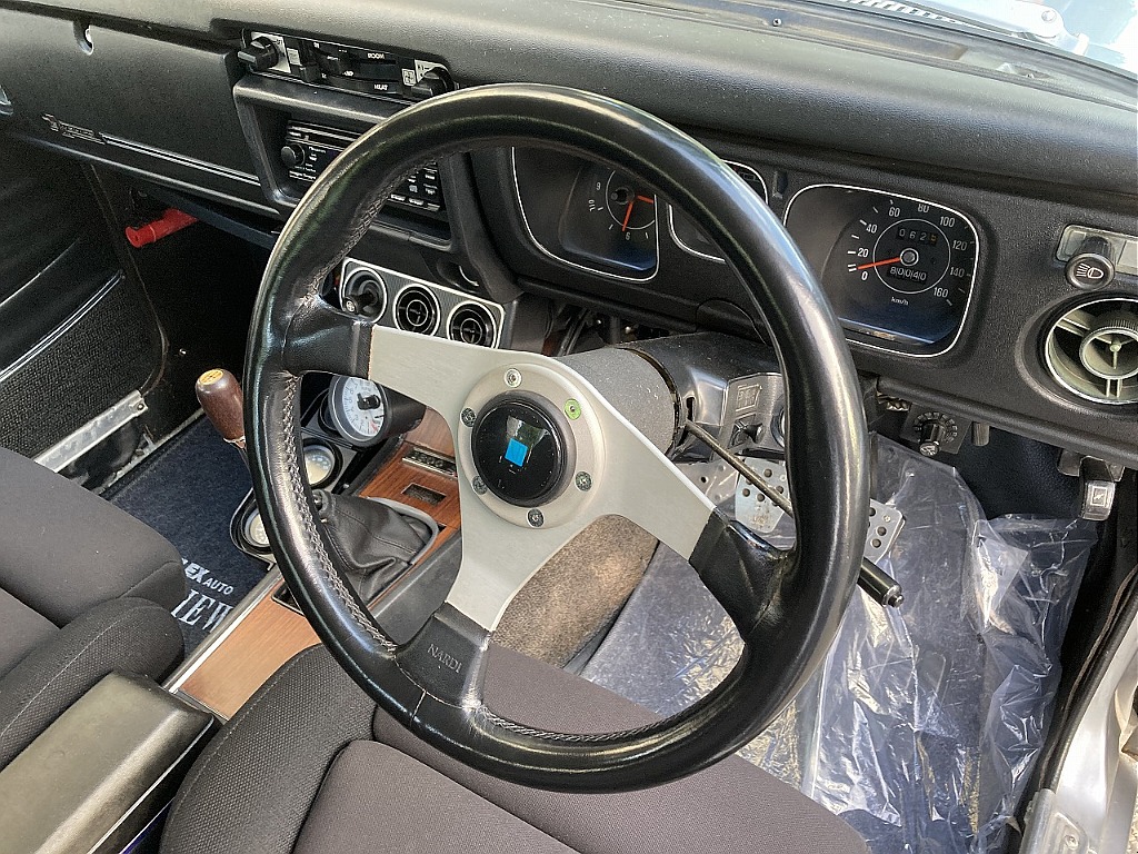 日産 ブルーバード4ドア(13枚目)