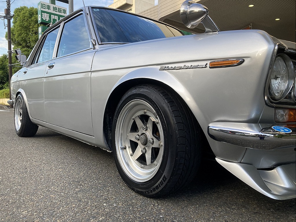 日産 ブルーバード4ドア(3枚目)