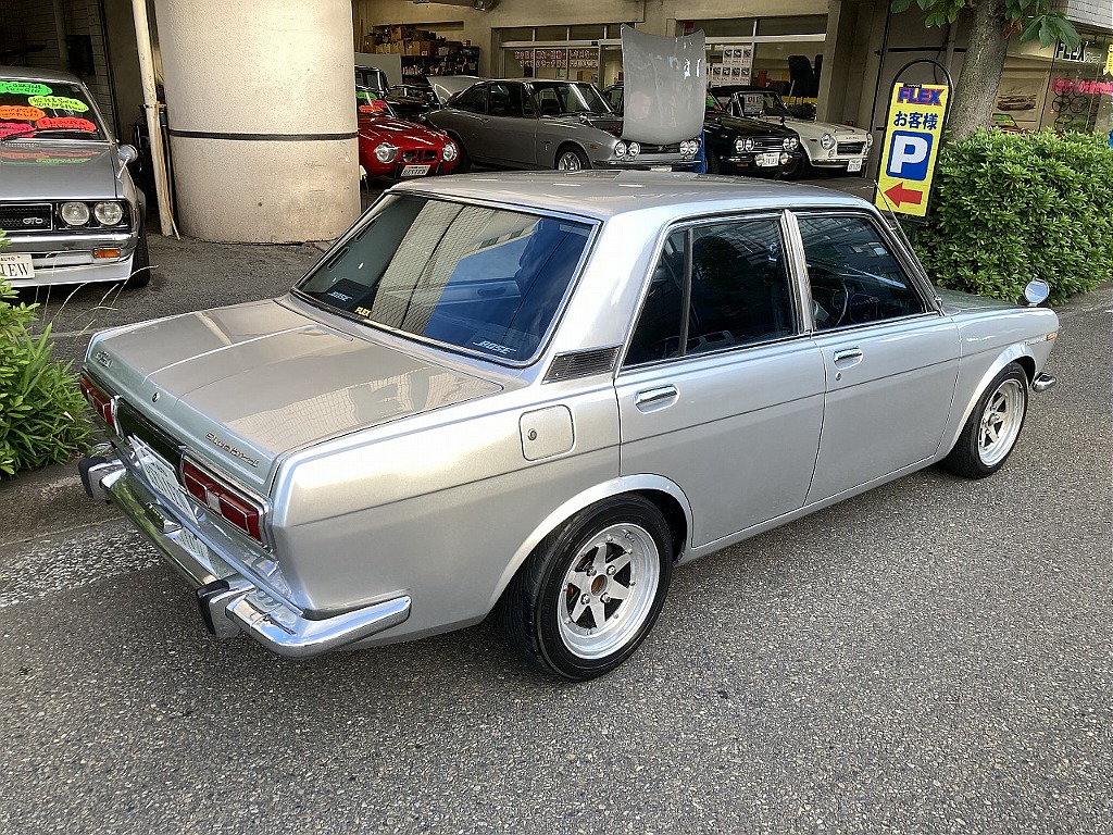 日産 ブルーバード4ドア(5枚目)