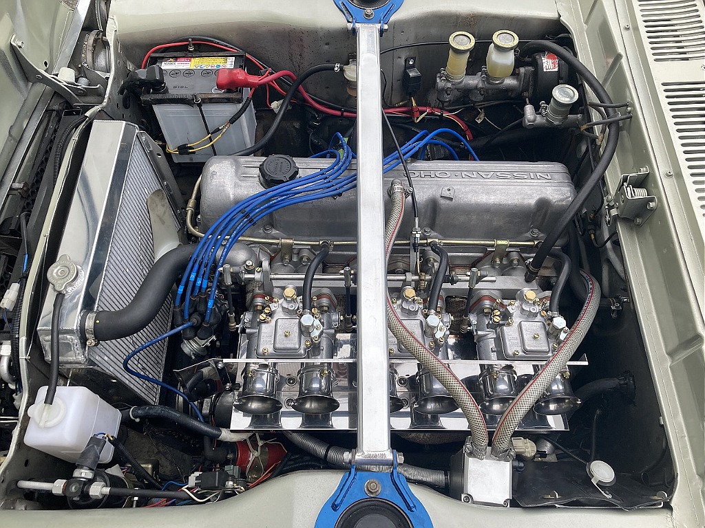 日産 スカイライン4ドア(11枚目)