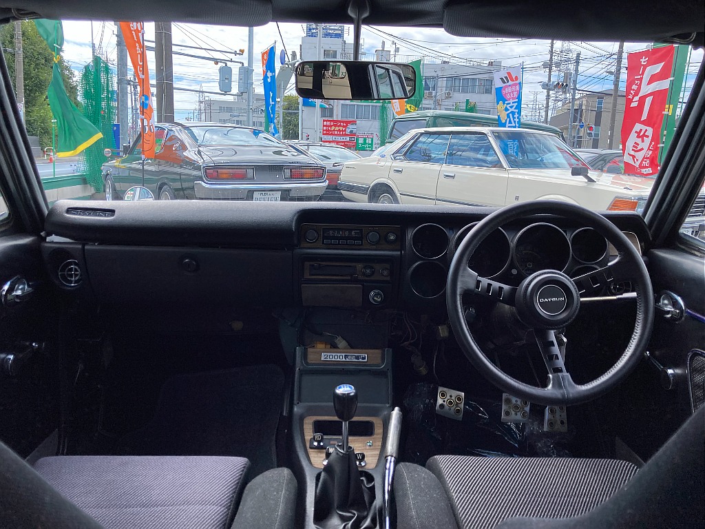 日産 スカイライン4ドア(20枚目)