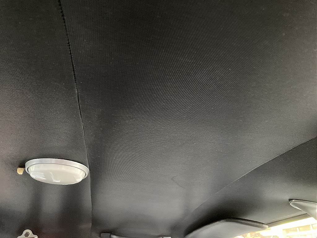 日産 スカイライン4ドア(16枚目)