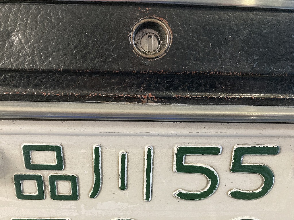 日産 スカイライン4ドア(19枚目)