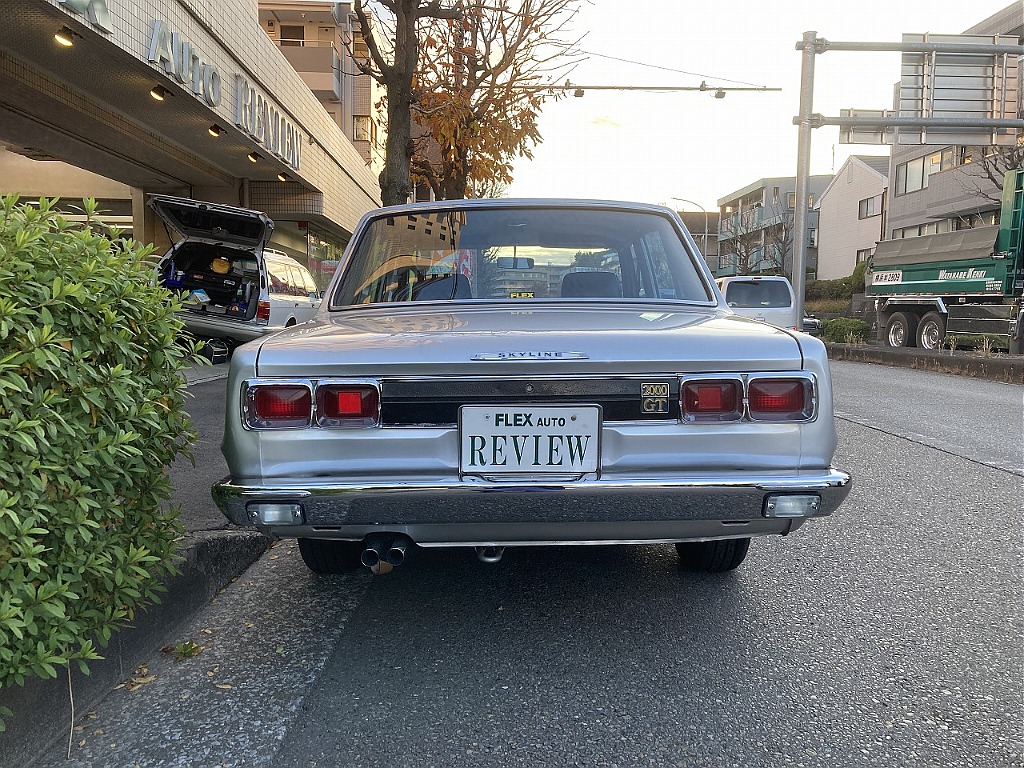 日産 スカイライン4ドア(6枚目)