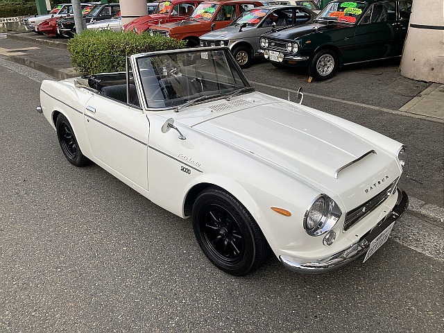 フェアレディ SR311