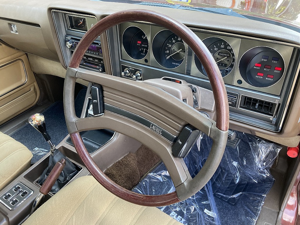日産 ローレル4ドアHT(13枚目)