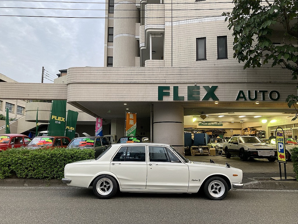 日産 スカイライン4ドア(18枚目)
