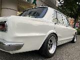 日産 スカイライン4ドア(4枚目)