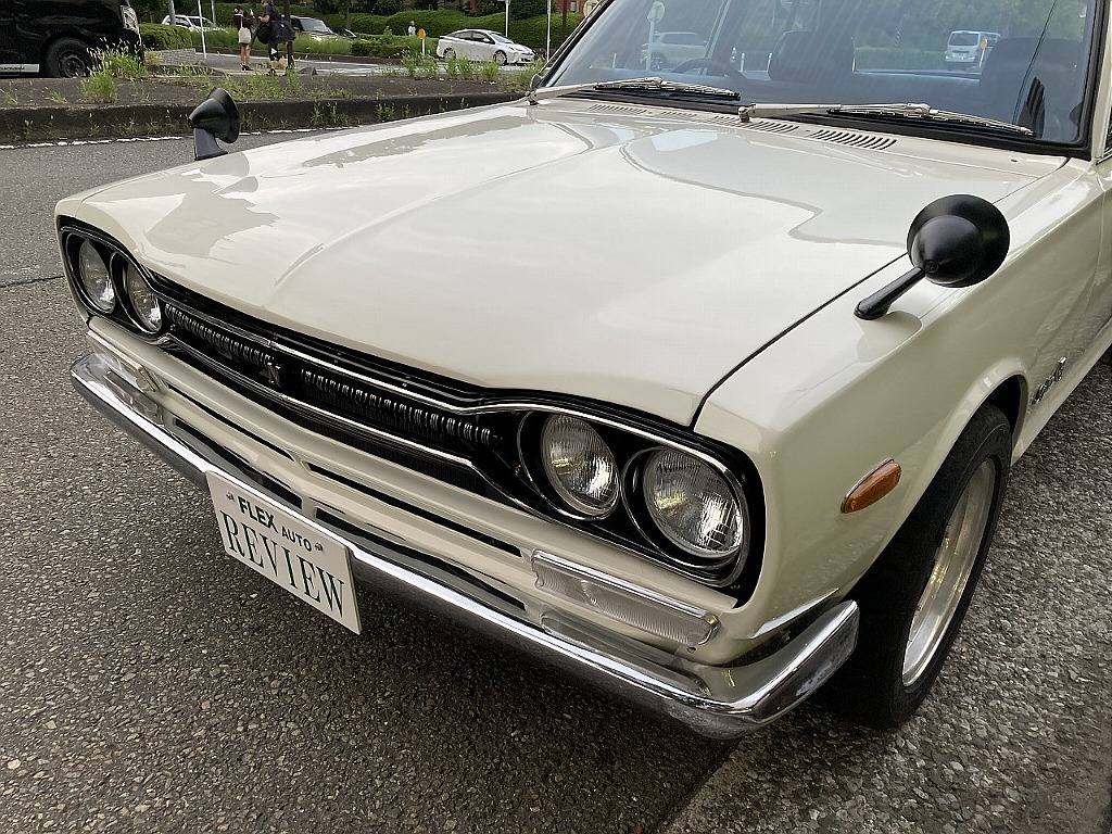 日産 スカイライン4ドア(10枚目)