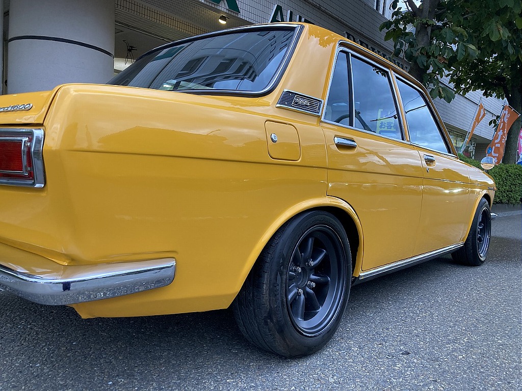 日産 ブルーバード4ドア(4枚目)