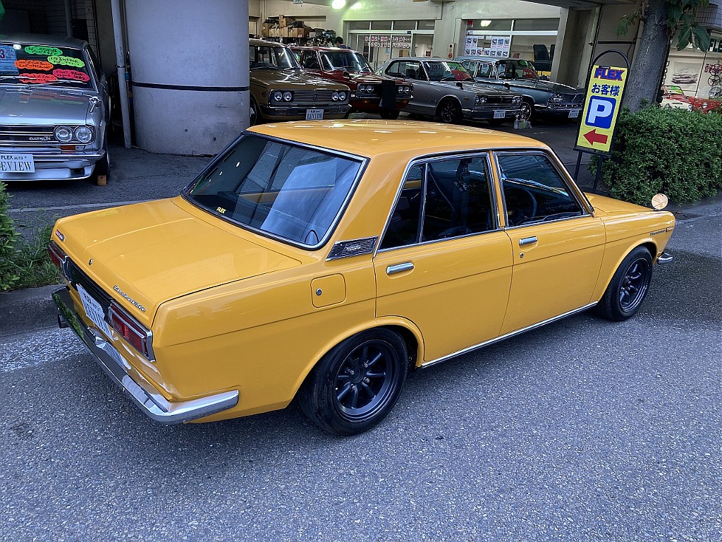 日産 ブルーバード4ドア(5枚目)