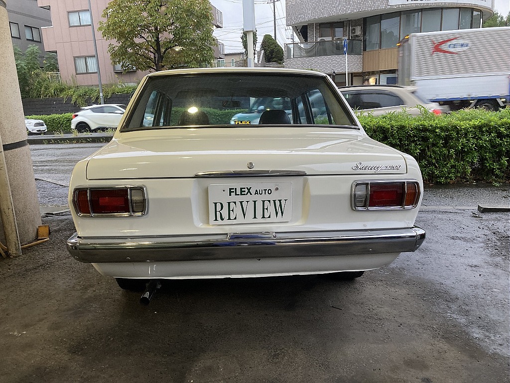 日産 サニー4ドアセダン(6枚目)