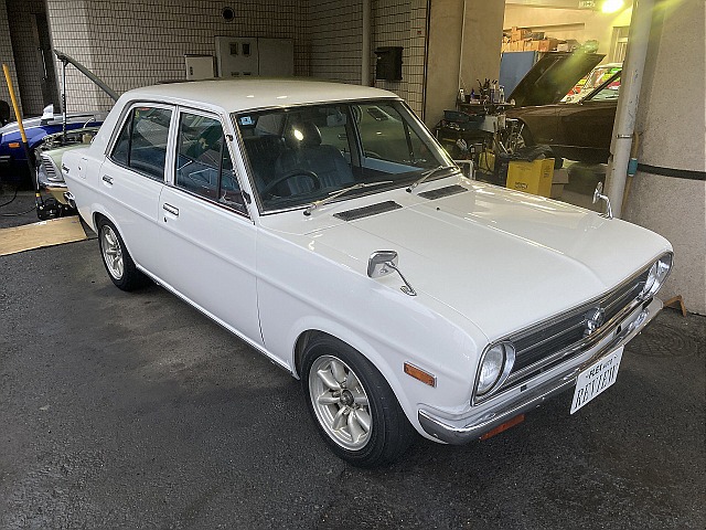 サニー4ドアセダン 1200DX