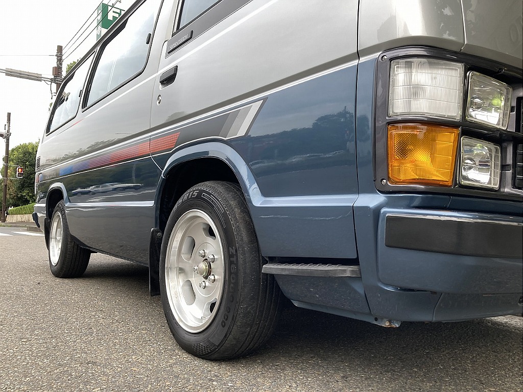 トヨタ ハイエースワゴン(3枚目)