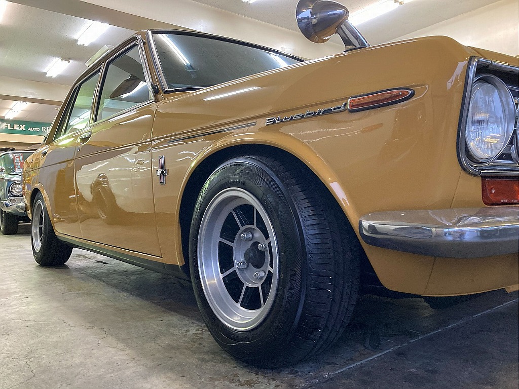 日産 ブルーバード4ドア(3枚目)