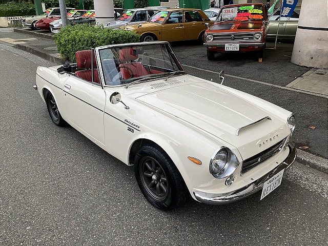 フェアレディ SR311