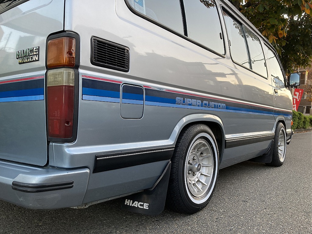 トヨタ ハイエースワゴン(4枚目)
