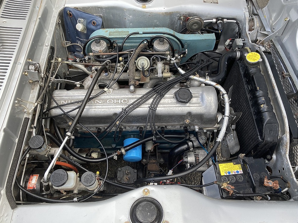 日産 スカイライン4ドア(11枚目)