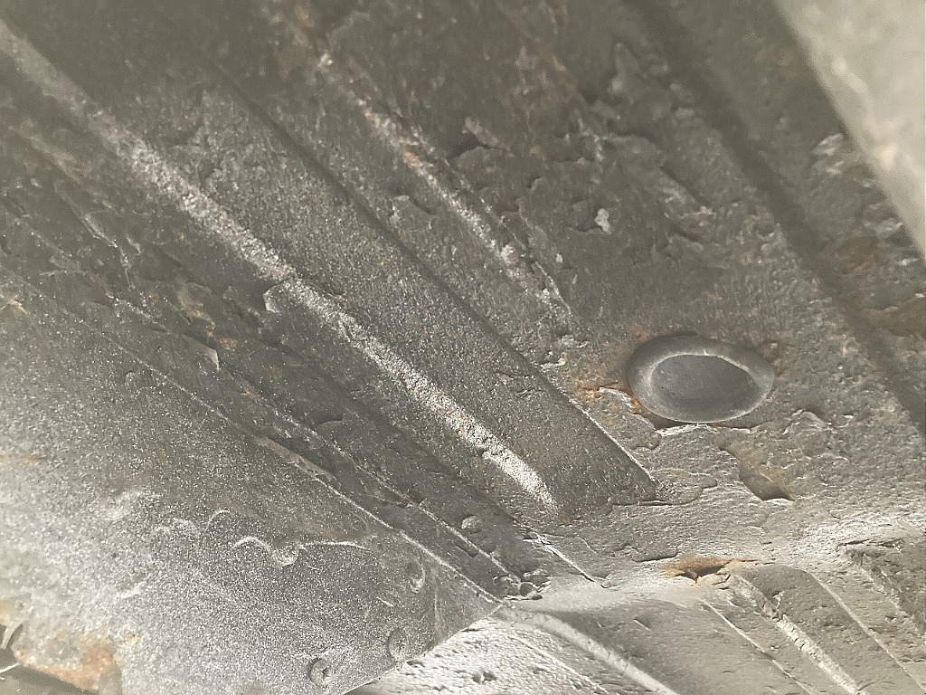 日産 スカイライン4ドア(18枚目)