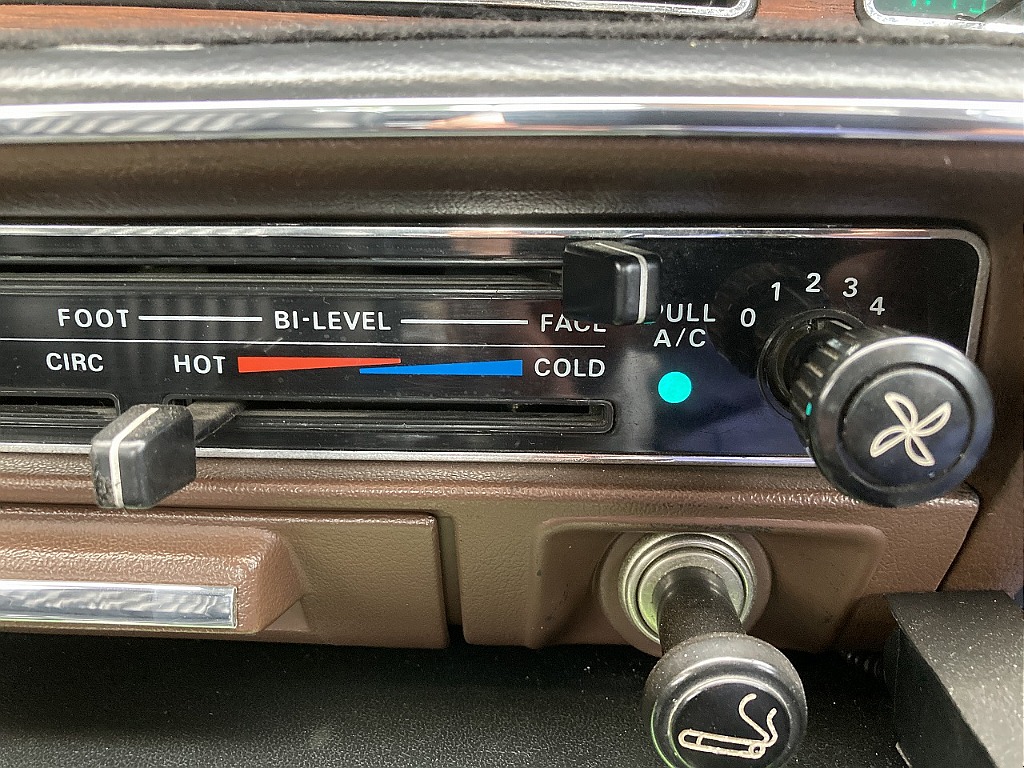 いすゞ 117クーペ(19枚目)