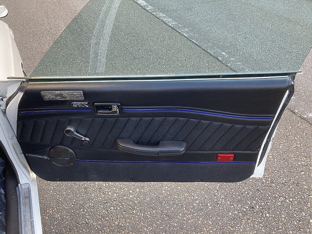 日産 ローレル2ドアHT(12枚目)