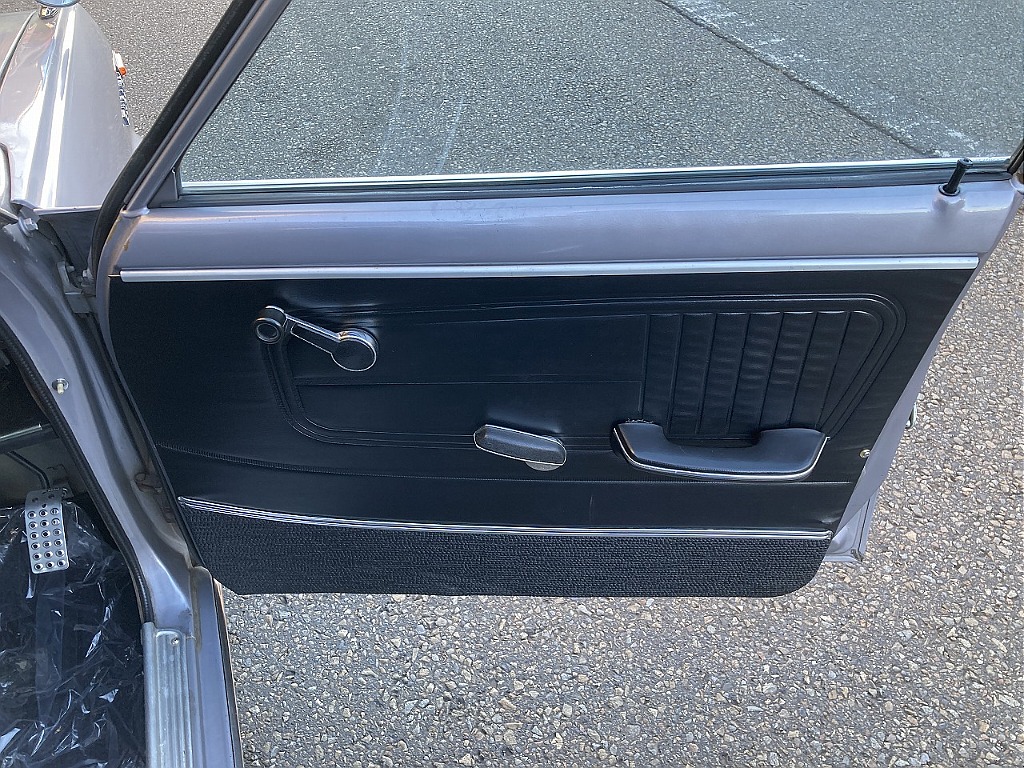 日産 ブルーバード4ドア(12枚目)