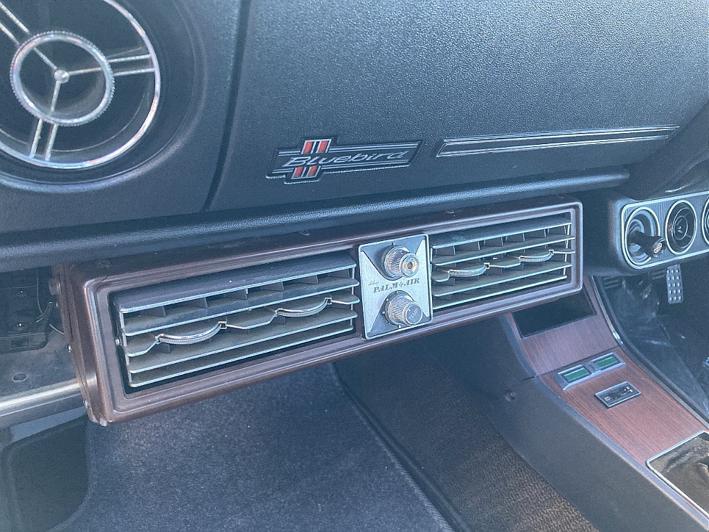 日産 ブルーバード4ドア(19枚目)