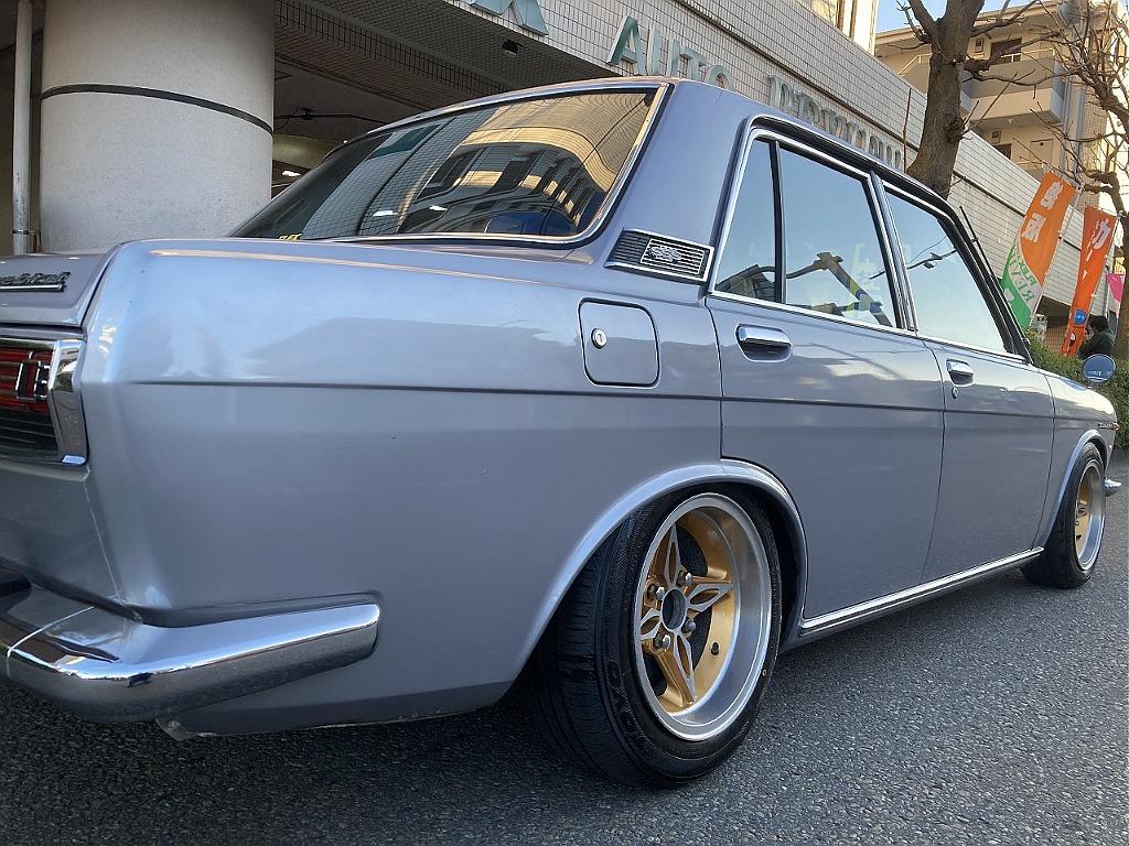 日産 ブルーバード4ドア(4枚目)