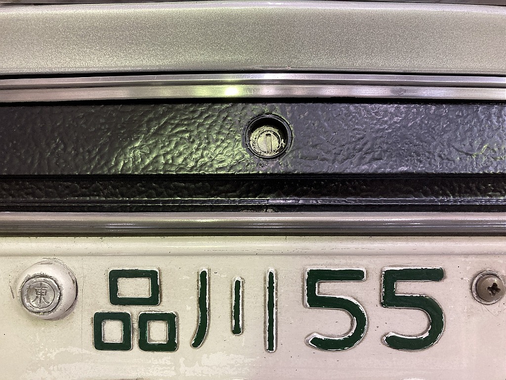 日産 スカイライン4ドア(19枚目)