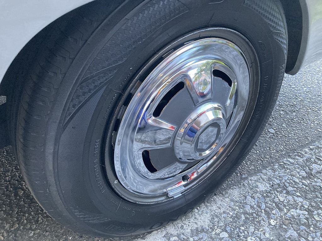 日産 スカイライン4ドア(8枚目)