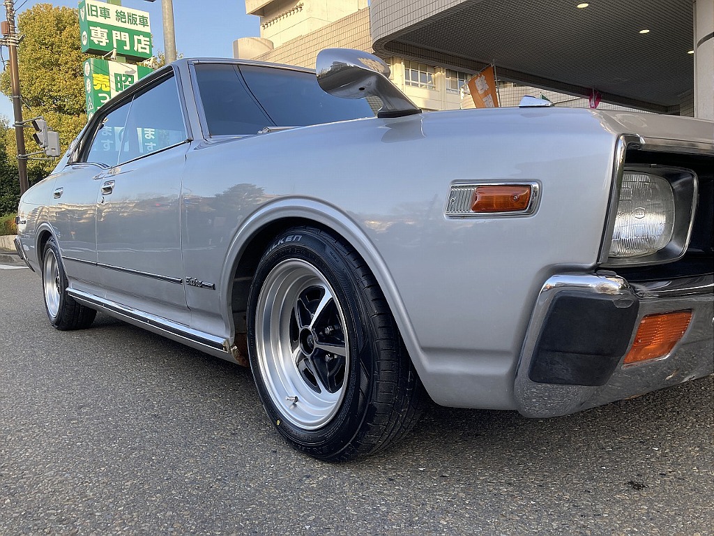 日産 セドリック４ドアHT(3枚目)