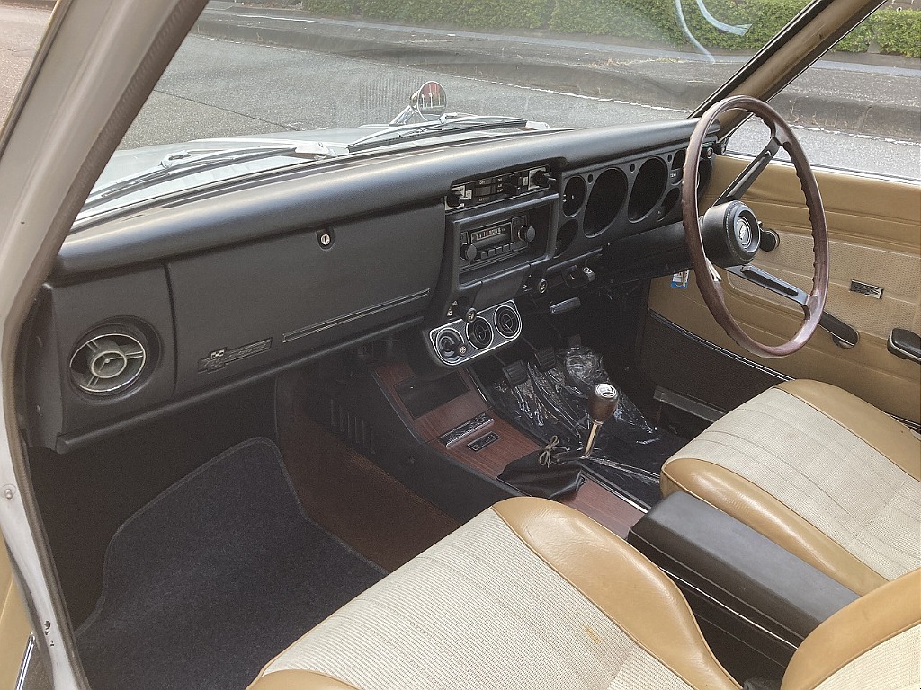 日産 ブルーバード4ドア(17枚目)