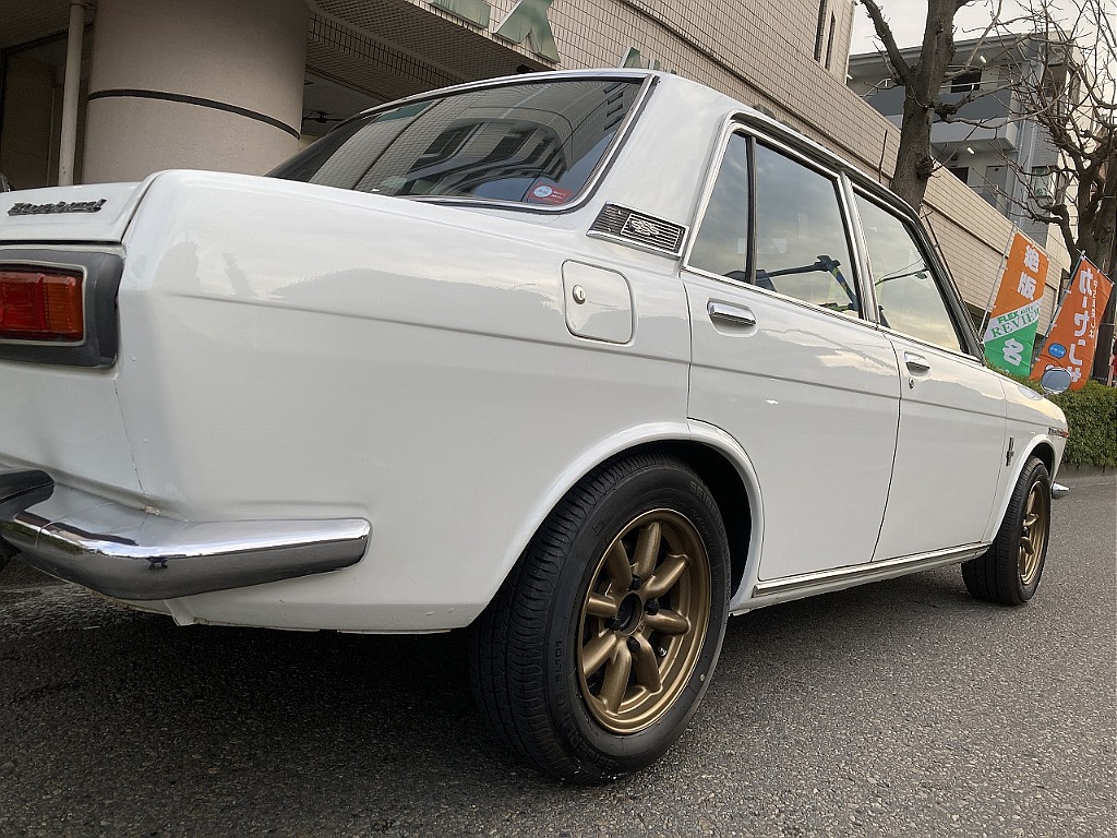 日産 ブルーバード4ドア(4枚目)