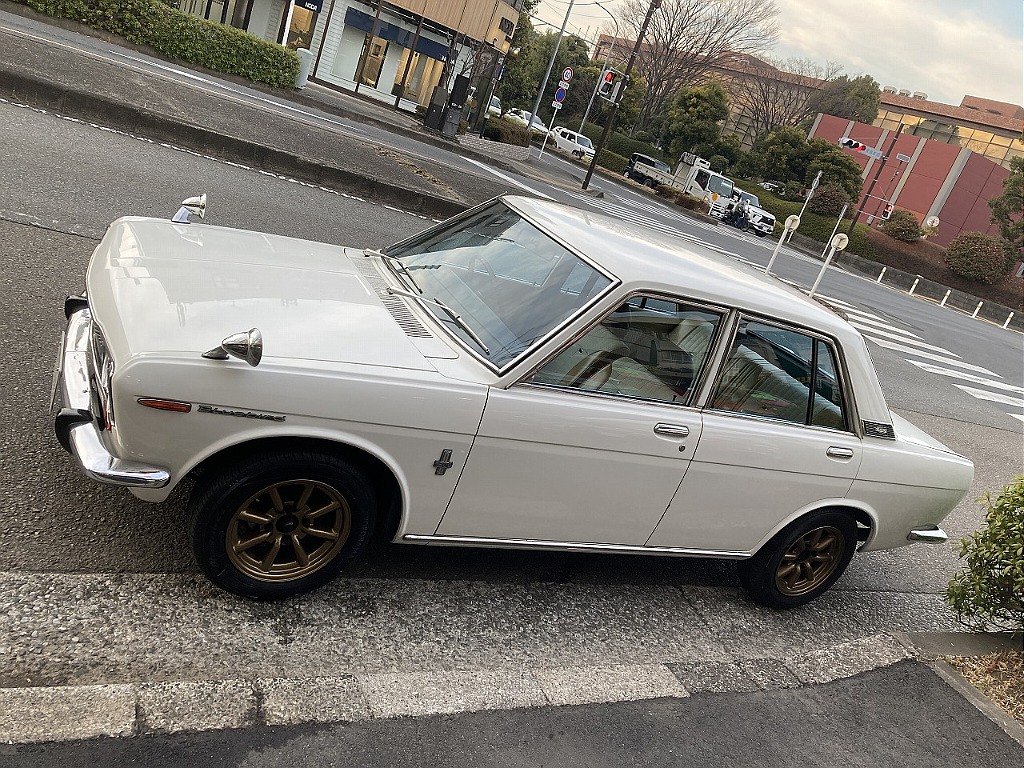日産 ブルーバード4ドア(9枚目)