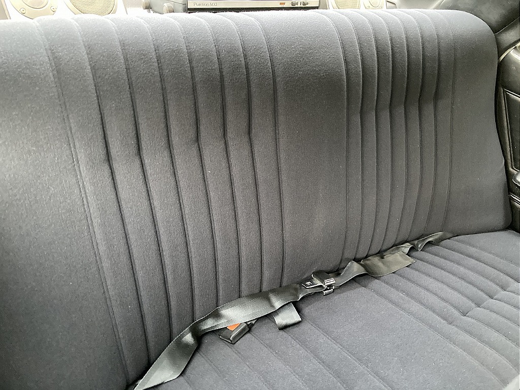 日産 スカイライン4ドア(14枚目)