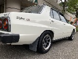 日産 スカイライン4ドア(4枚目)