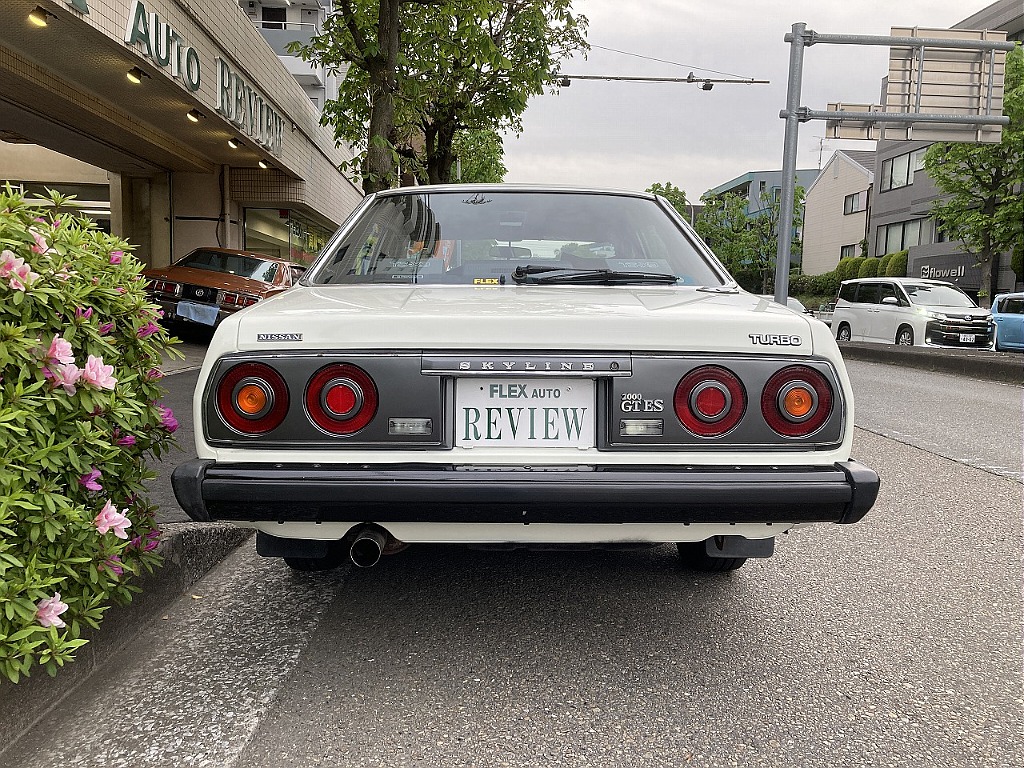 日産 スカイライン4ドア(6枚目)