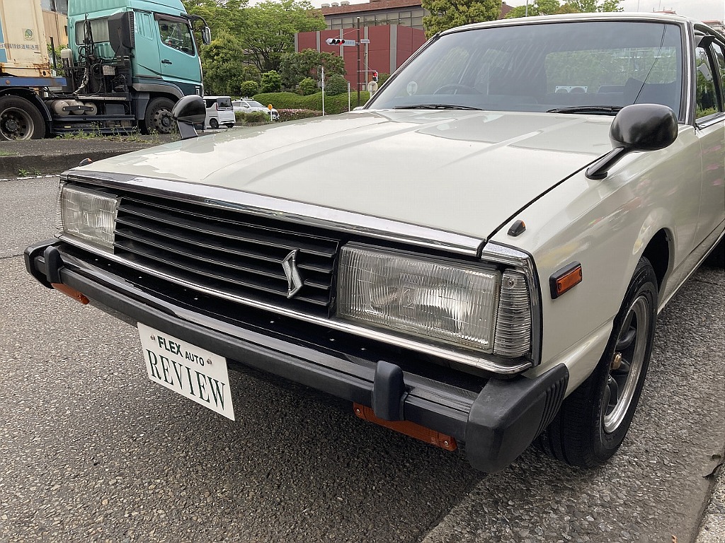 日産 スカイライン4ドア(10枚目)