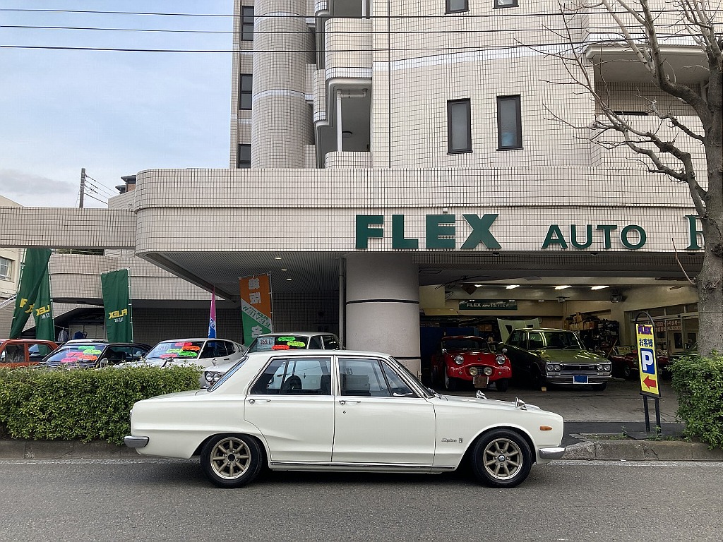 日産 スカイライン4ドア(20枚目)