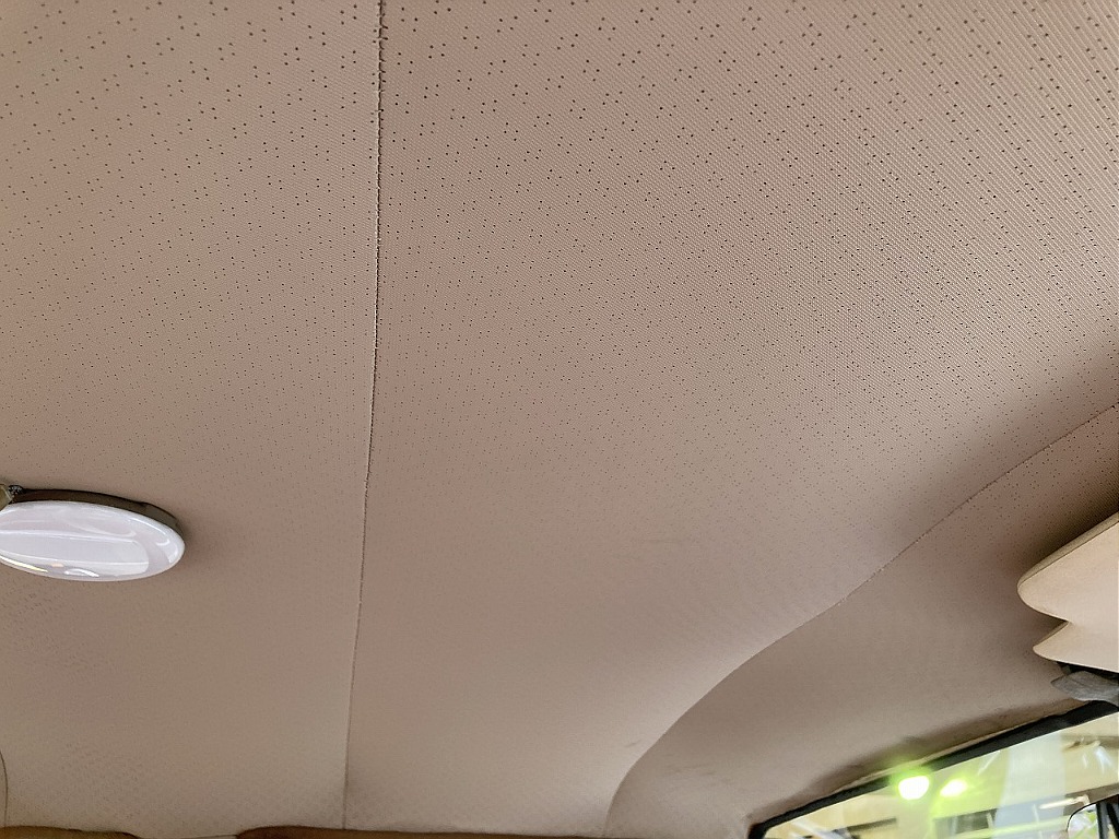 トヨタ コロナ4ドア(16枚目)