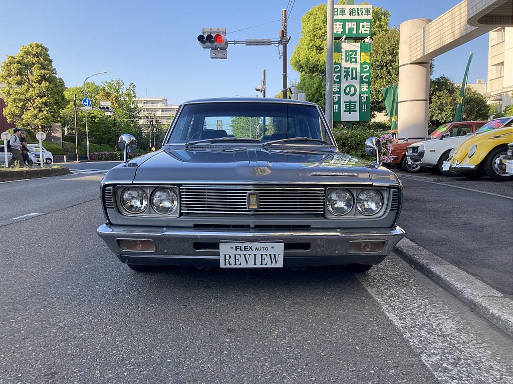 トヨタ クラウン4ドア(2枚目)