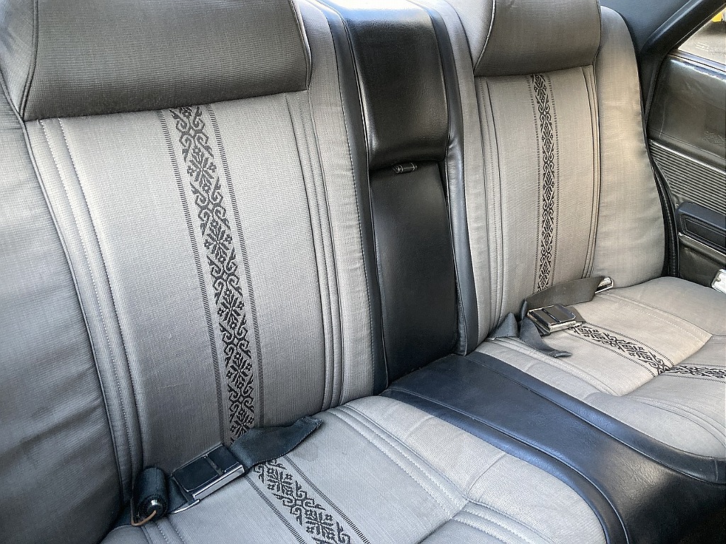 トヨタ クラウン4ドア(14枚目)