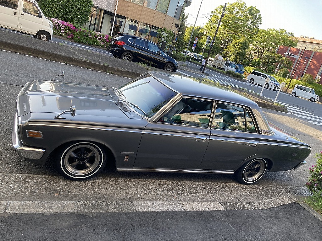 トヨタ クラウン4ドア(9枚目)