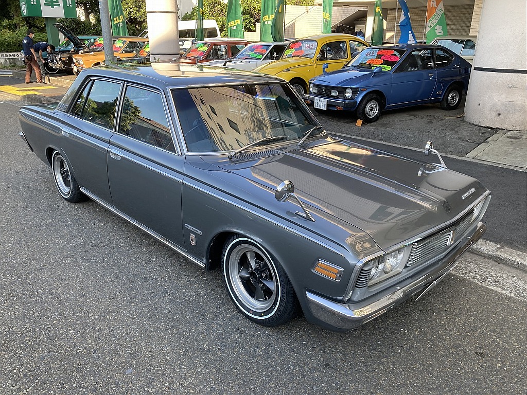 トヨタ クラウン4ドア(1枚目)