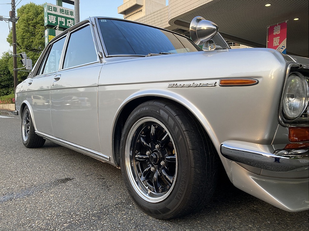 日産 ブルーバード4ドア(3枚目)