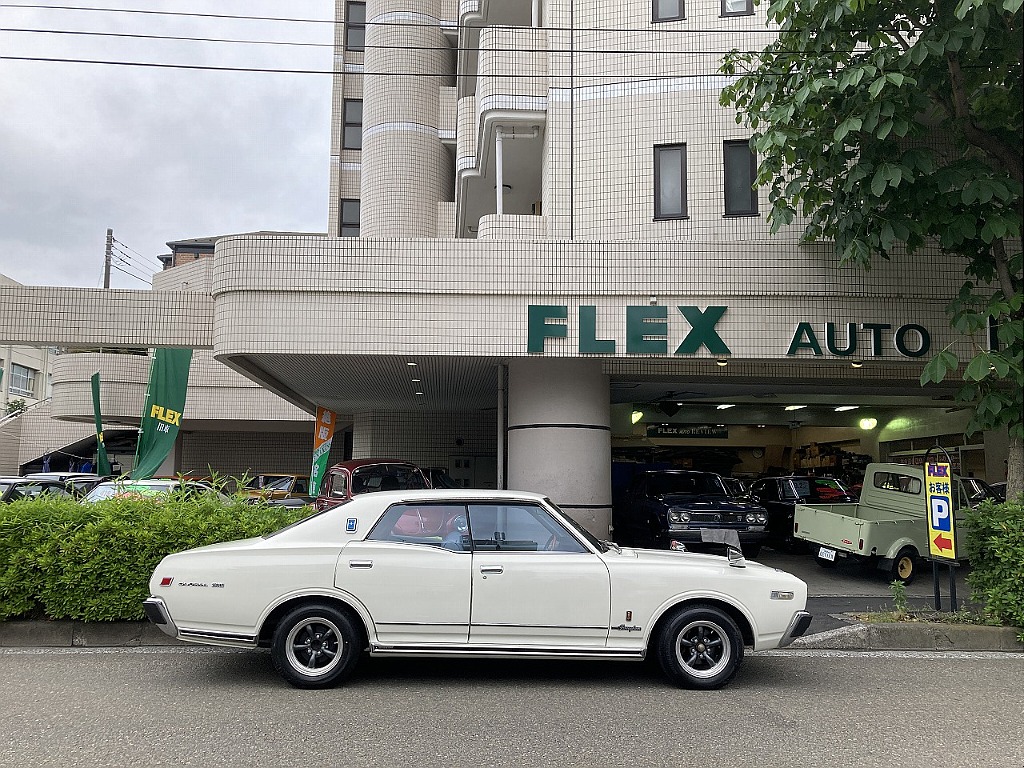 日産 グロリア4ドアHT(19枚目)