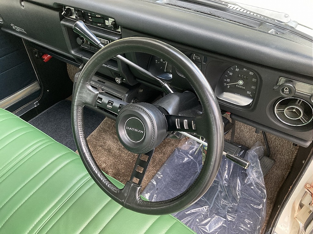 日産 ブルーバード4ドア(13枚目)