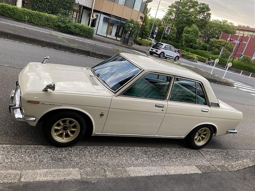 日産 ブルーバード4ドア(9枚目)